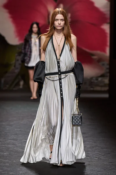 Look 5